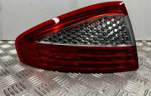 Ford Mondeo MK IV Rear/tail lights 7S7113405A 7S7113405