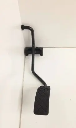 Accelerator throttle pedal