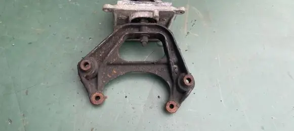 Renault Master II Gearbox mounting bracket 8200190558 260358