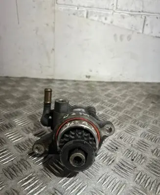 Nissan Primera Power steering pump 5M321N