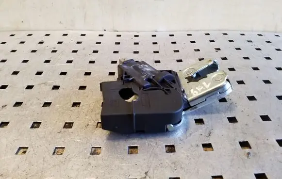 Audi A5 8T 8F Tailgate/trunk/boot lock/catch/latch 4E0827645A