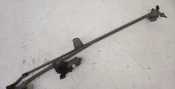 Opel Zafira B Front wiper linkage and motor 