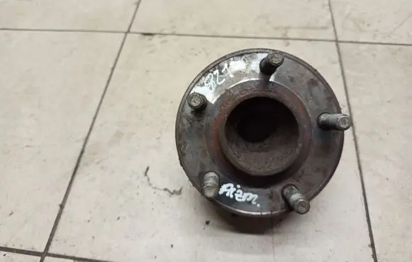 Ford Focus Rear wheel bearing hub 