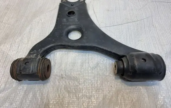 Mercedes-Benz B W245 Front control arm A1693300407