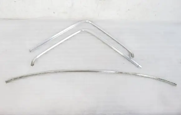 Mercedes-Benz W123 Rear door windshield rail 