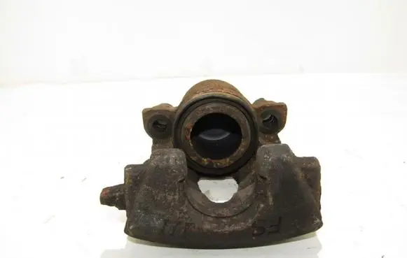 Volkswagen Golf VI Front brake caliper