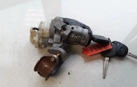 Toyota Corolla Verso E121 Ignition lock 8978313010 89783-13010
