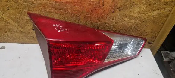 Toyota RAV 4 (XA40) Tailgate rear/tail lights 13670