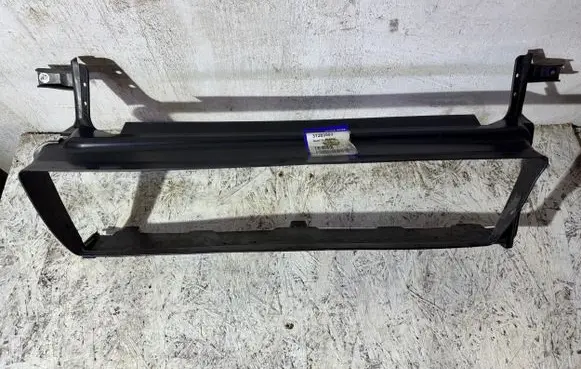 Volvo V50 Intercooler air channel guide 31283503