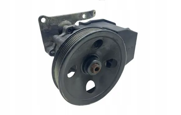 Mercedes-Benz C W203 Power steering pump 0024668301