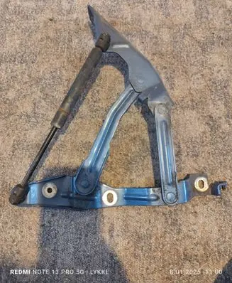 Audi TT Mk1 Engine bonnet/hood hinges 8N0823301 150102 LZ5W