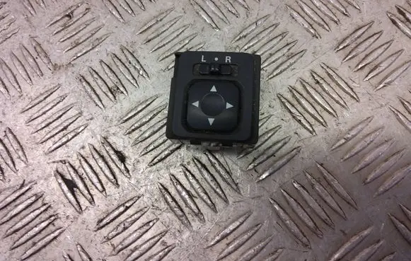 Mitsubishi Outlander Wing mirror switch 183570