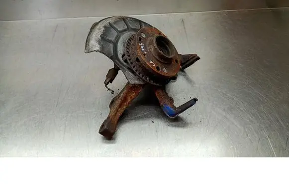 Volkswagen Golf III Front wheel hub spindle knuckle