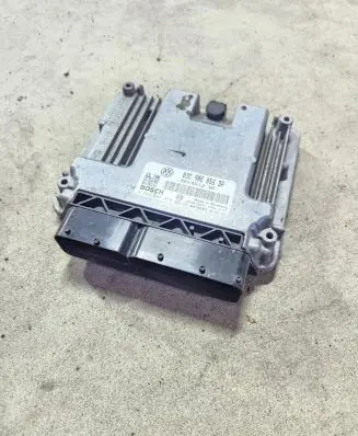 Volkswagen Golf V Engine control unit/module 03C906056DP 0261S02359