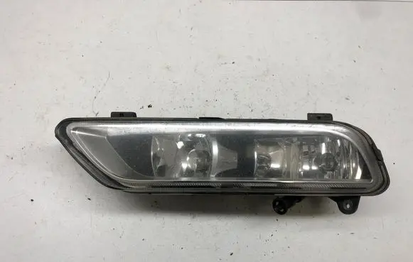 Volkswagen PASSAT B7 Front fog light 176623