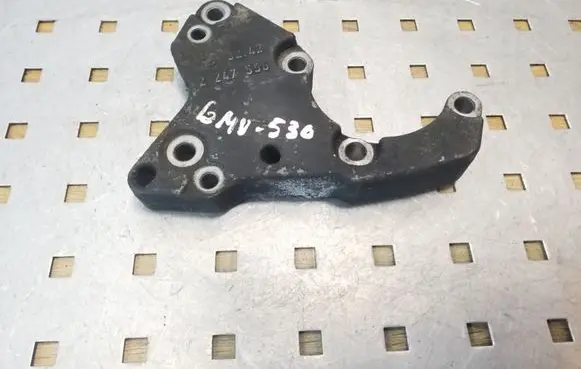 BMW 5 E39 Power steering pump mounting bracket 2247556