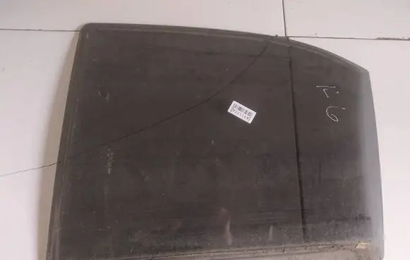 KIA Sorento Rear door window glass AS3