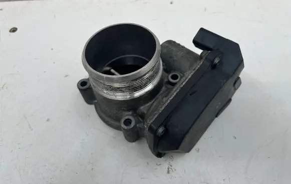 Audi A4 S4 B8 8K Throttle valve 06F133062T