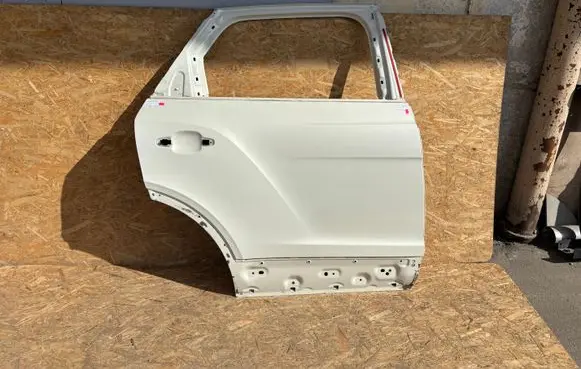 Bentley Bentayga Rear door ITPD005244