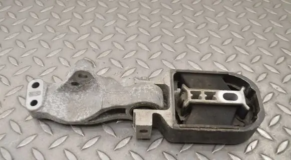 Volvo V40 Engine mount bracket 31430427
