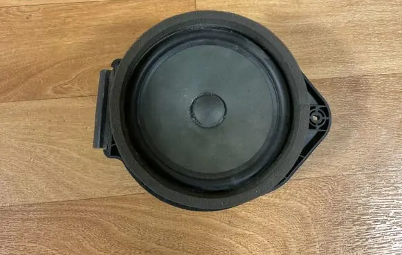 Opel Meriva B Front door speaker 
