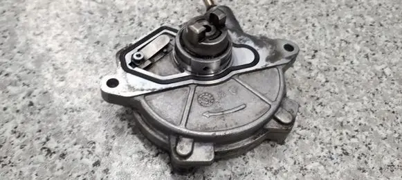 Mercedes-Benz B W245 Vacuum pump A6402300365