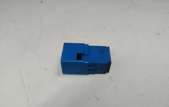 Nissan Navara D40 Other relay 252309F920