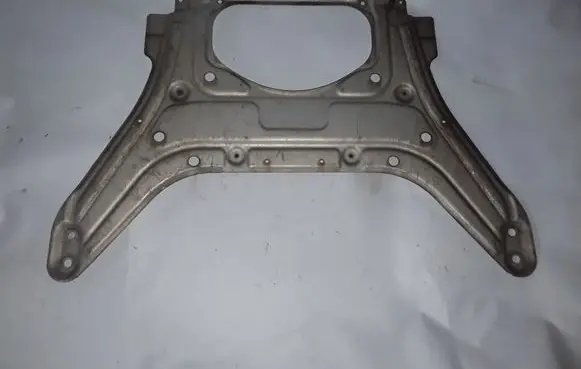 Lexus LS 460 - 600H Engine splash shield/under tray 5142050020