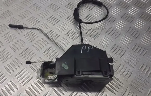 Volkswagen Fox Front door lock 