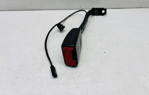 Volkswagen PASSAT B6 Front seatbelt buckle 3C0857755