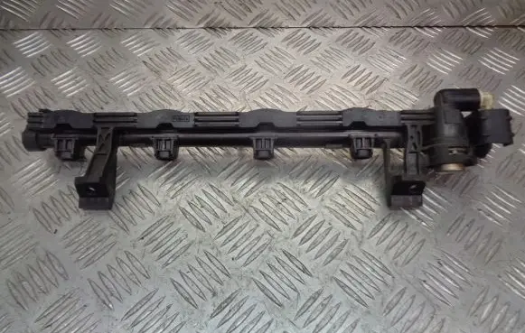 Ford Focus Fuel main line pipe