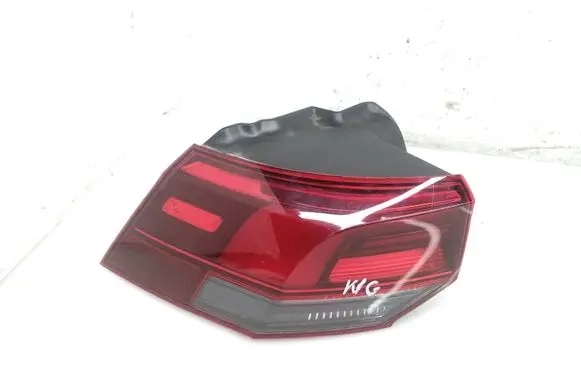 Volkswagen Golf VIII Rear/tail lights 5H0945095C