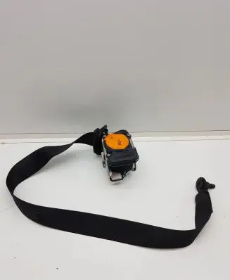 Infiniti Q30 Front seatbelt 3063559 Q1CB2833E8 KR1WJ1F3EL