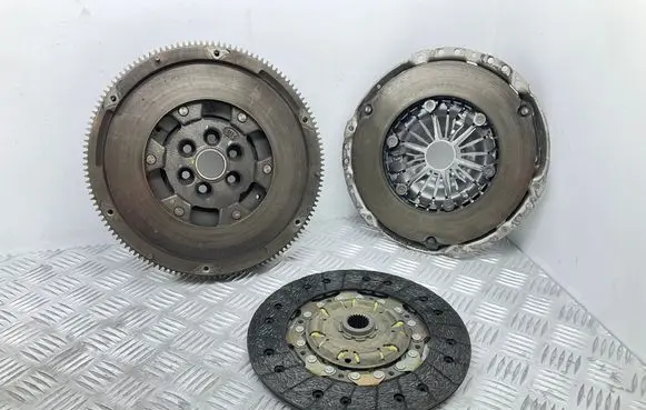Volkswagen Golf VII Clutch set kit 124060710 324035510 415058310