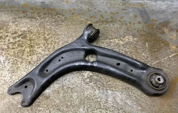 Front lower control arm/wishbone