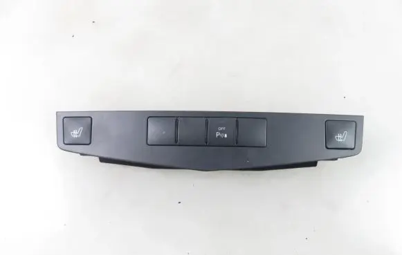 Mercedes-Benz C AMG W204 Seat heating switch 2048704310
