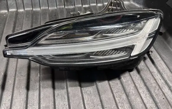 Volvo V60 Headlight/headlamp 5456456456