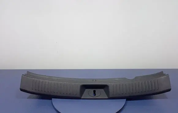 Other sill/pillar trim element