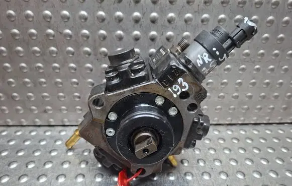 Peugeot 4007 Fuel injection high pressure pump S26279754 0445010139