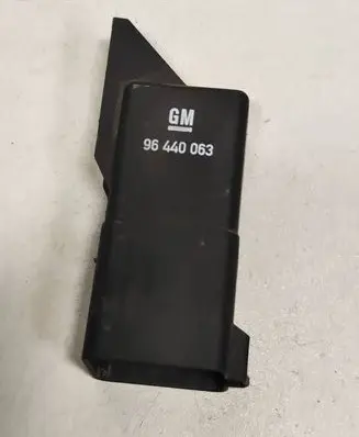 Chevrolet Captiva Glow plug pre-heat relay 0281003041