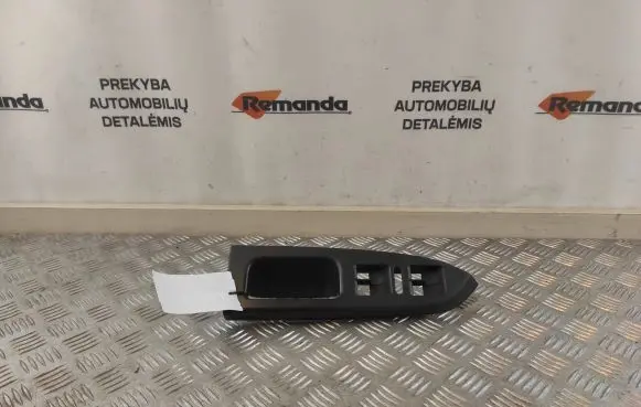 Volkswagen Touran I Front door window switch trim 1T1867371H