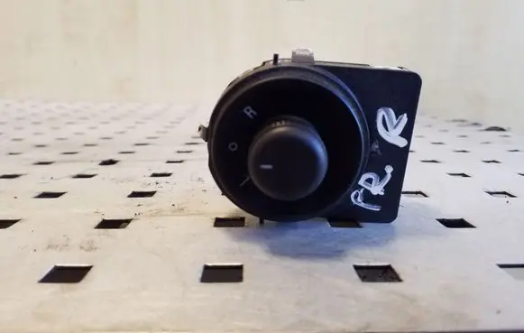 Opel Zafira C Wing mirror switch 13271827