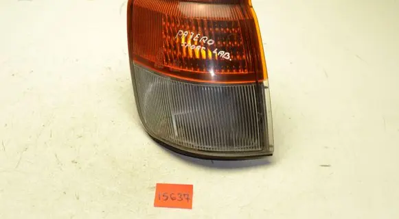 Mitsubishi Pajero Front indicator light 21037746