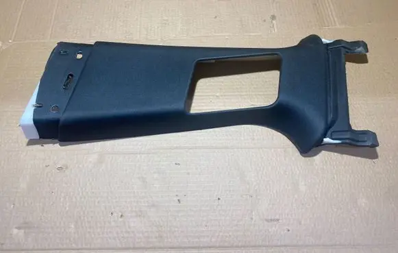 Land Rover Range Rover Sport L494 (B) pillar trim (top) DK6224397A DK6224397B