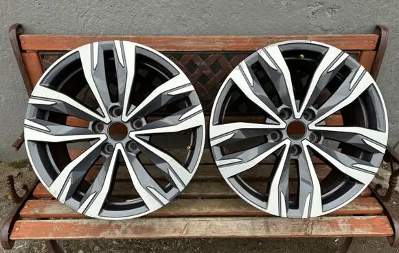 Renault Megane IV R18 alloy rim 