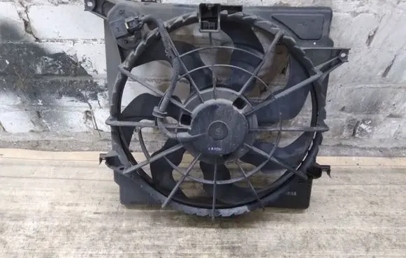 KIA Optima Radiator cooling fan shroud