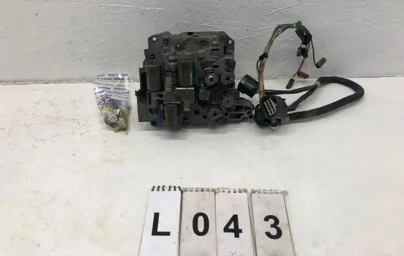Volvo V70 Transmission gearbox valve body 30713190