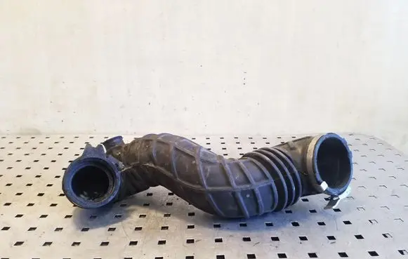 Audi A6 S6 C4 4A Turbo air intake inlet pipe/hose 4A0145747A