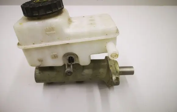 Nissan Navara D40 Master brake cylinder
