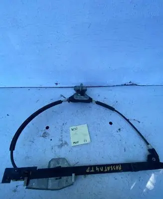 Volkswagen PASSAT B4 Rear door manual window regulator 